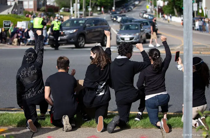 australie wil dat vs politie aanval op journalisten onderzoekt