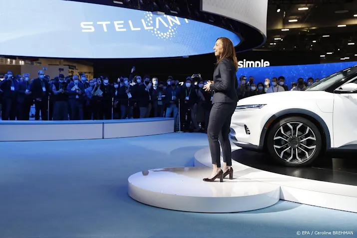 autoconcern stellantis schort advertenties op twitter ook op