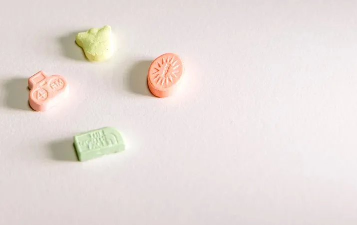 automobilist gesnapt die mdma uit auto gooide
