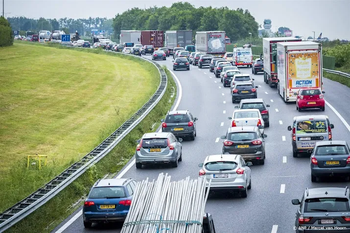 avondspits vroeg op gang door vakantieverkeer