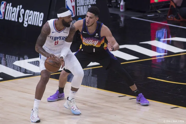 ayton helpt basketballers phoenix suns aan zege op clippers
