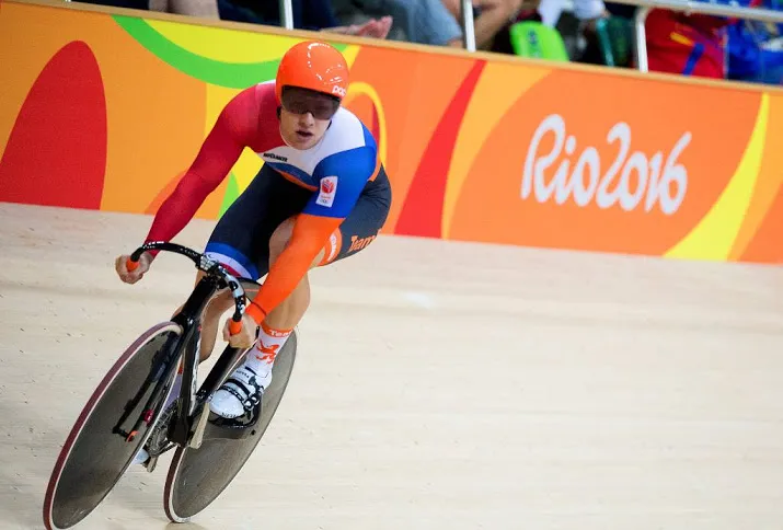 baanwielrenners alleen met sprinters naar wb