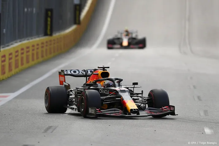 bandenleverancier denkt dat crash verstappen aan puin op weg lag