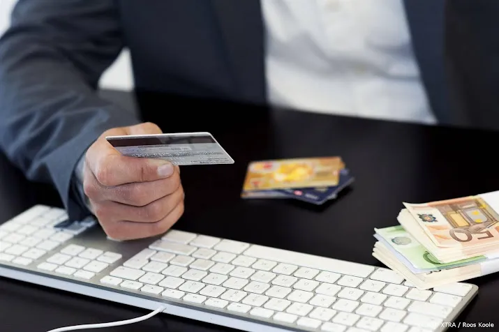 banken controleren non profitorganisaties minder op witwassen