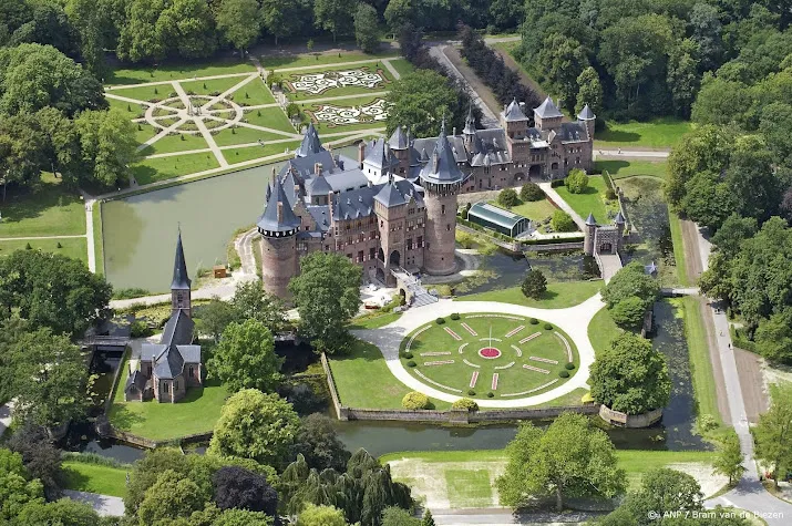 baronessen moeten in gesprek over gebruik kasteel de haar