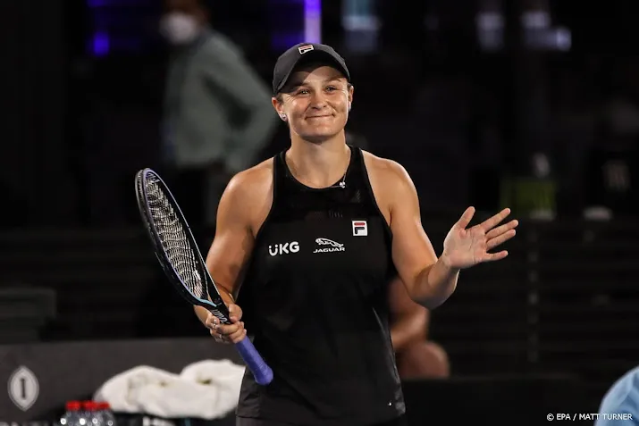 barty beleeft succesvolle terugkeer en knokt zich langs gauff