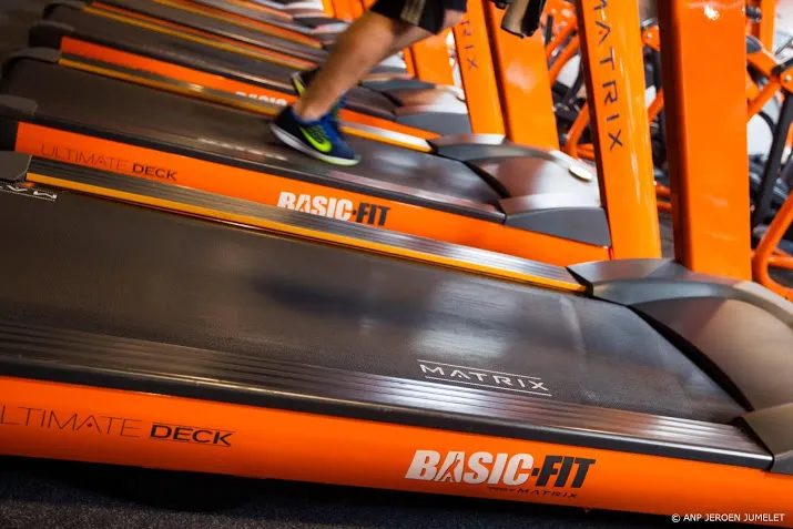 basic fit opent fitnessclubs in belgie sneller