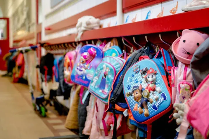 basis en middelbare scholen simpeler samen
