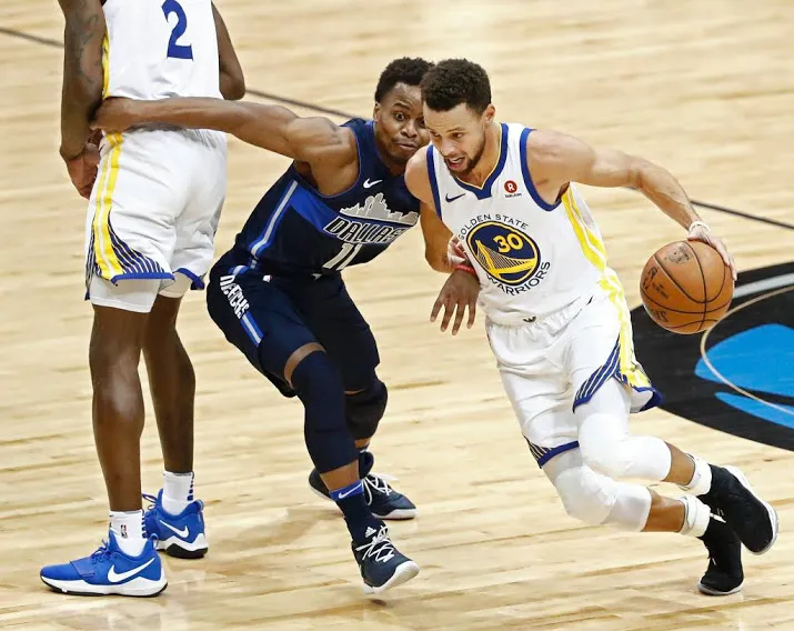 basketballer curry redt warriors