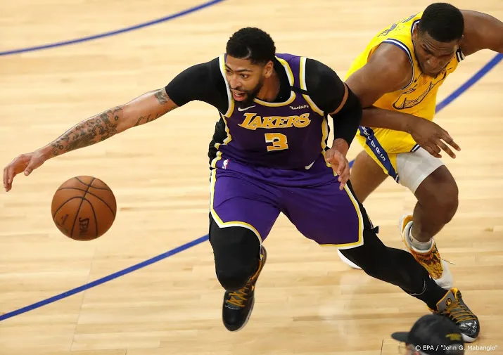 basketballer davis in spoor van bryant bij de lakers