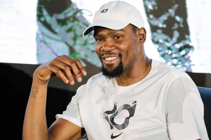 basketballer durant langer bij warriors