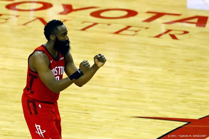 basketballer harden gooit 55 punten bij elkaar