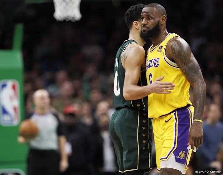 basketballer james vervolgt recordjacht met triple double