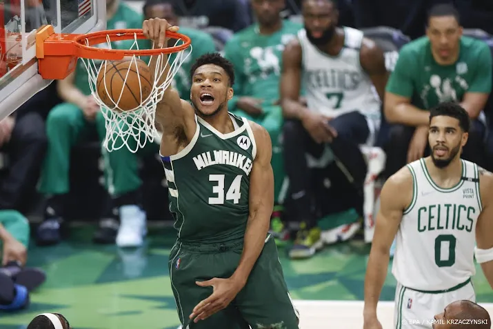 basketballers bucks annuleren kijkfeest vanwege schietpartijen