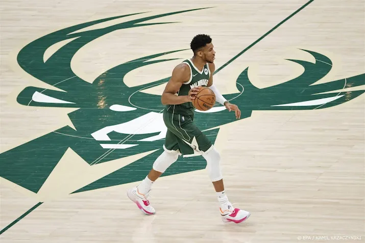 basketballers bucks beginnen play offs met nederlaag
