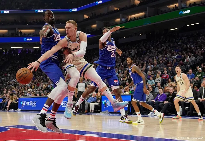 basketballers bucks en lakers blijven winnen