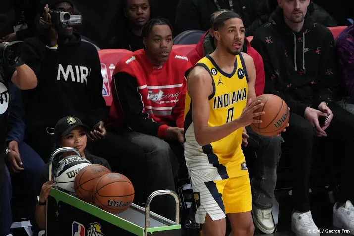 basketballers pacers winnen topduel met 76ers in nba