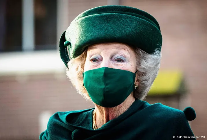 beatrix viert verjaardag in huiselijke kring