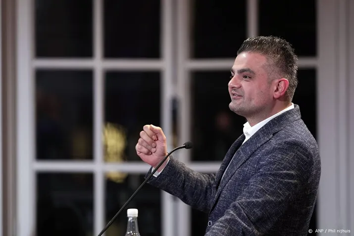 bedreigde schrijfster boos op denk om advertentie op turkse site
