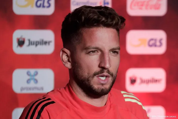 belgisch international mertens geopereerd aan schouder