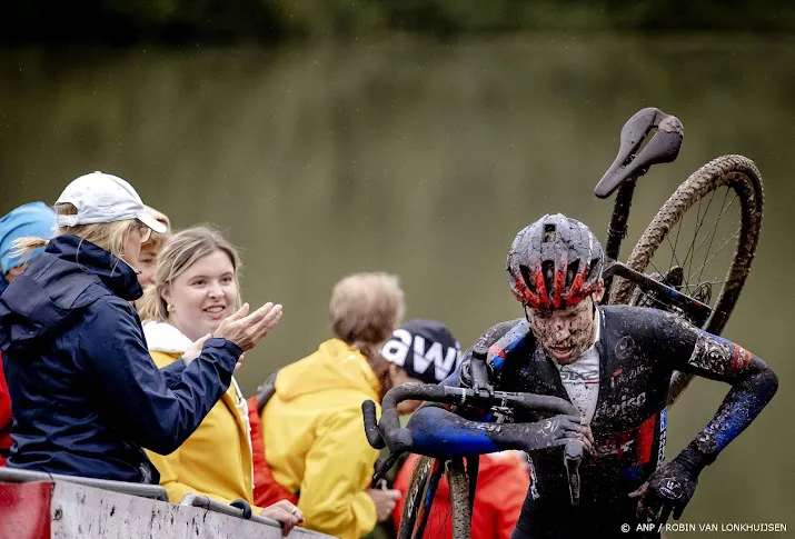 belgische beloften houden oranje veldrijders van podium op wk