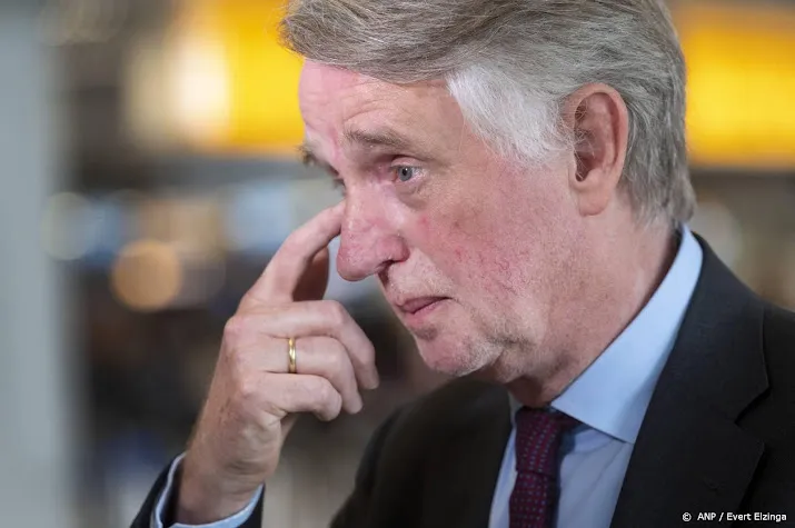 benschop naar de kamer om chaos schiphol te bespreken