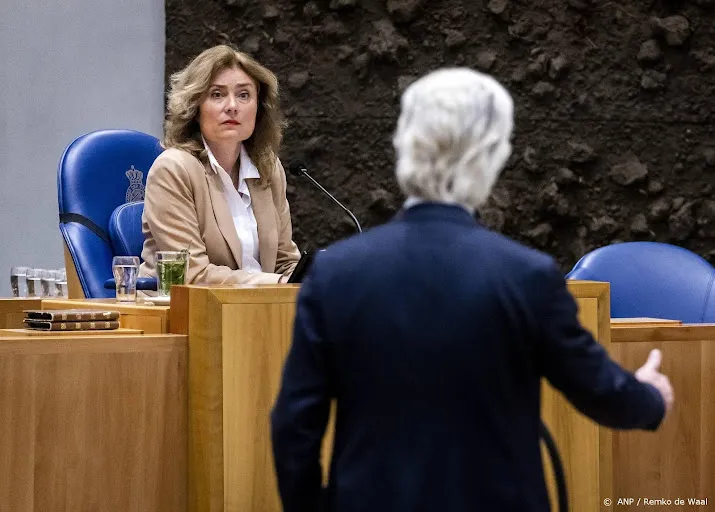 bergkamp we moeten nooit accepteren dat kamerlid wordt bedreigd