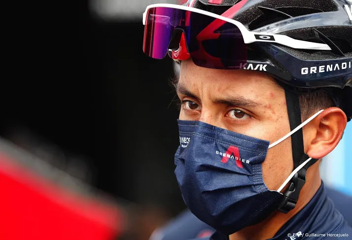 bernal begint voorzichtig aan giro na rugproblemen