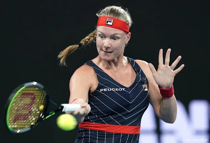 bertens knokt zich naar kwartfinales in brisbane