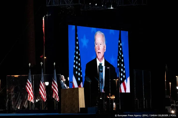 biden geeft plannen voor steunpakket vrij