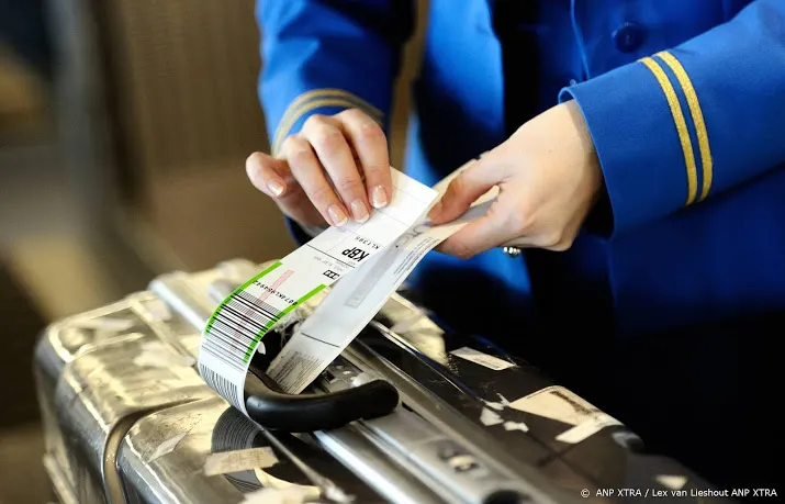 bijna 1500 handtekeningen voor meer loon klm