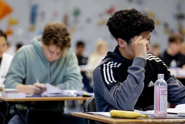 bijna alle middelbare scholieren slaagden vorig jaar