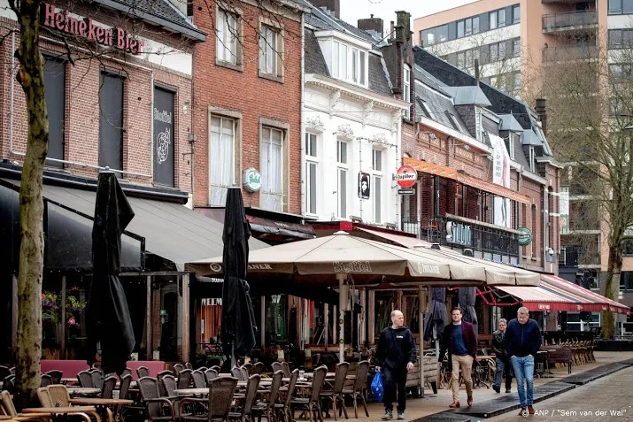 bijna helft van de horecaboekingen geannuleerd