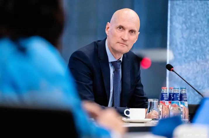 binnen paar dagen misschien nieuwe coronamaatregelen nodig