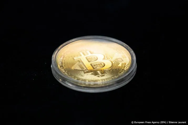 bitcoin naar nieuwe recordhoogte van 35 000 dollar