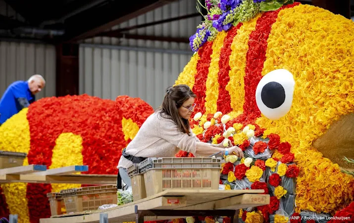 bloemencorso rijdt na twee jaar weer door de bollenstreek