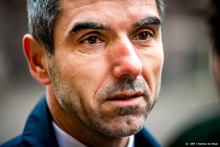 blokhuis sigaretten moeten 20 euro kosten