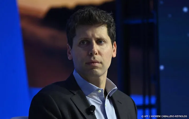 bloomberg druk op bestuur openai voor terugkeer altman