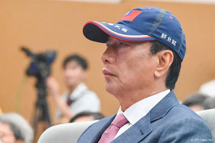 bloomberg foxconn oprichter stapt uit presidentsstrijd taiwan