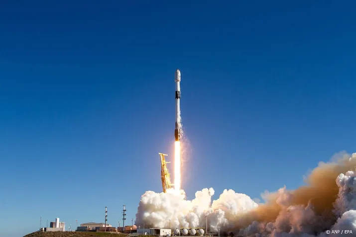 bloomberg ruimtevaartbedrijf spacex bijna 180 miljard waard