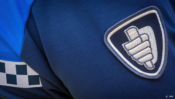 boa van kade in haven urk geduwd taakstraffen opgelegd