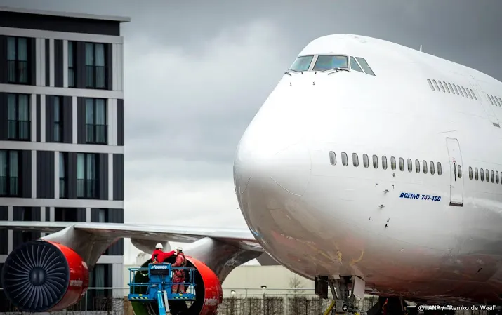 boeing wil personeelsbestand met 10 procent terugbrengen