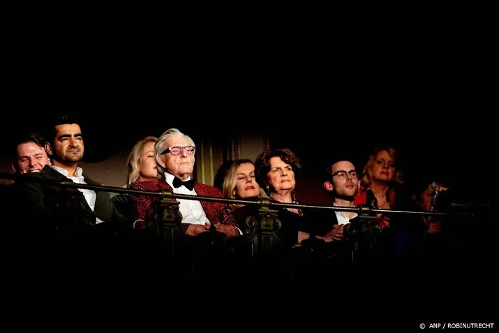 boekenbal staat stil bij aanslag utrecht