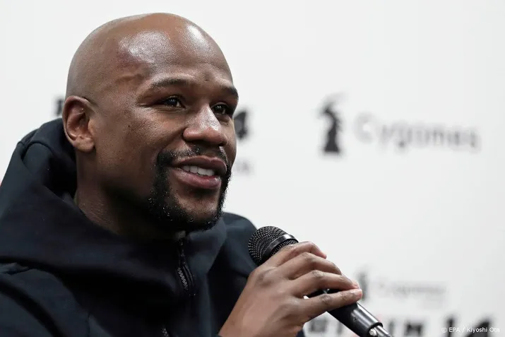 bokslegende mayweather kondigt rentree in de ring aan