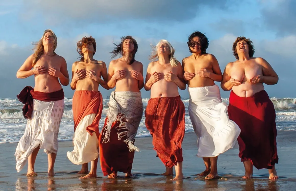 boobs cover 300dpi