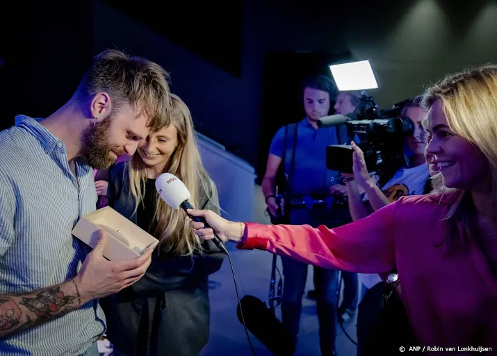 boos wint zilveren nipkowschijf 2022 voor the voice uitzending
