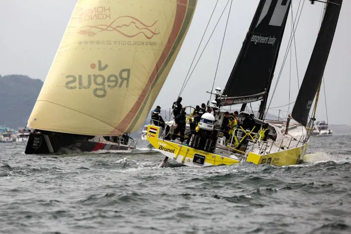 boten op weg in zwaarste etappe volvo ocean