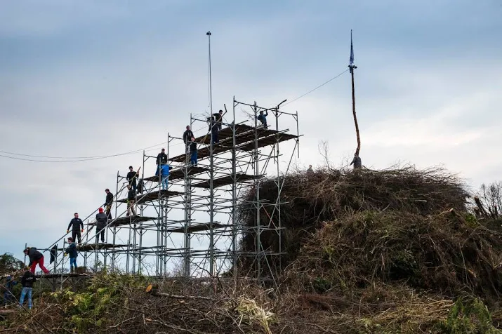 brandstapel paasvuur dijkerhoek het hoogst
