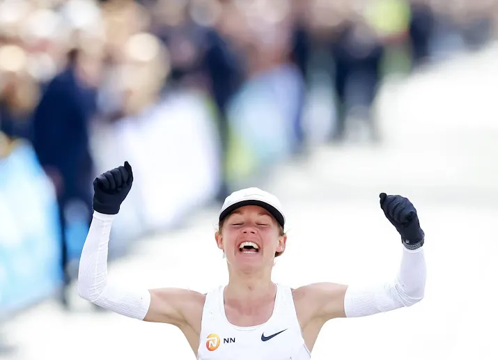 brinkman wint marathon door baskische bergen in recordtijd
