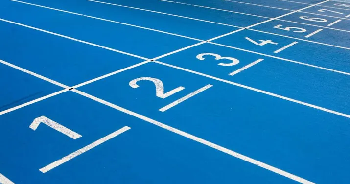 britse atleet levine voor vier jaar geschorst